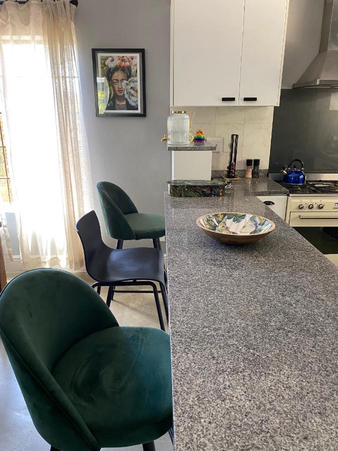 Cosy And Unique Family Retreat In Hout Bay Villa Cape Town Bagian luar foto