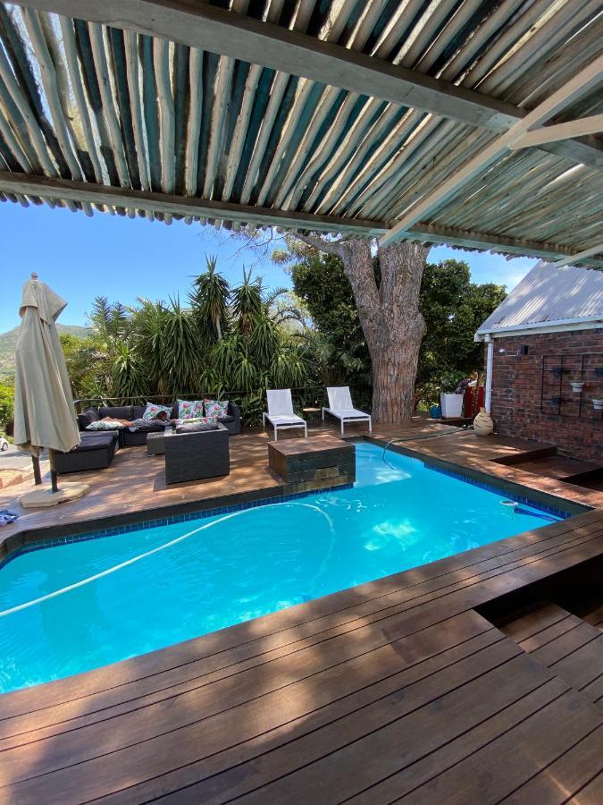 Cosy And Unique Family Retreat In Hout Bay Villa Cape Town Bagian luar foto